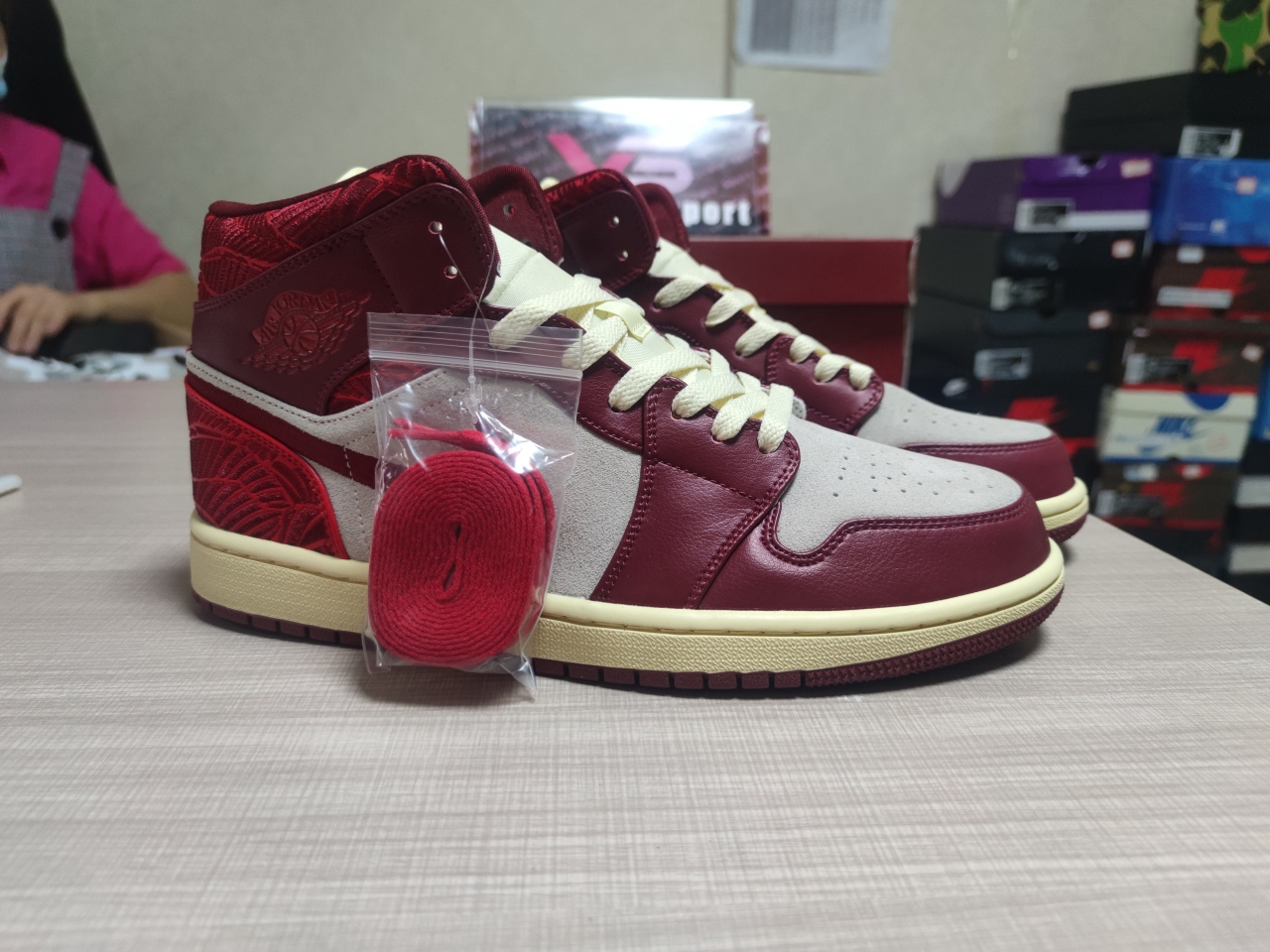 Jordan 1 Mid SE Tiki Leaf Team Red DZ2820-601
