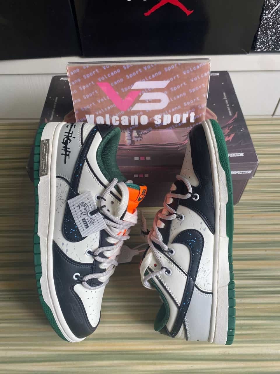 Nike Dunk Low ‘Hold Me Tight’ White Black Green DD1391-300
