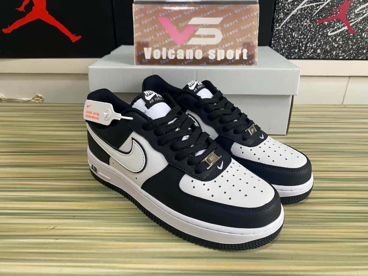 Air Force 1 Low '07 White Swoosh Panda DV0788-001