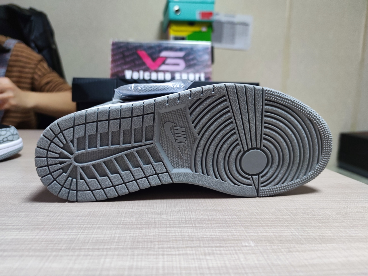 Jordan 1 Mid SE Elephant Print DM1200 016