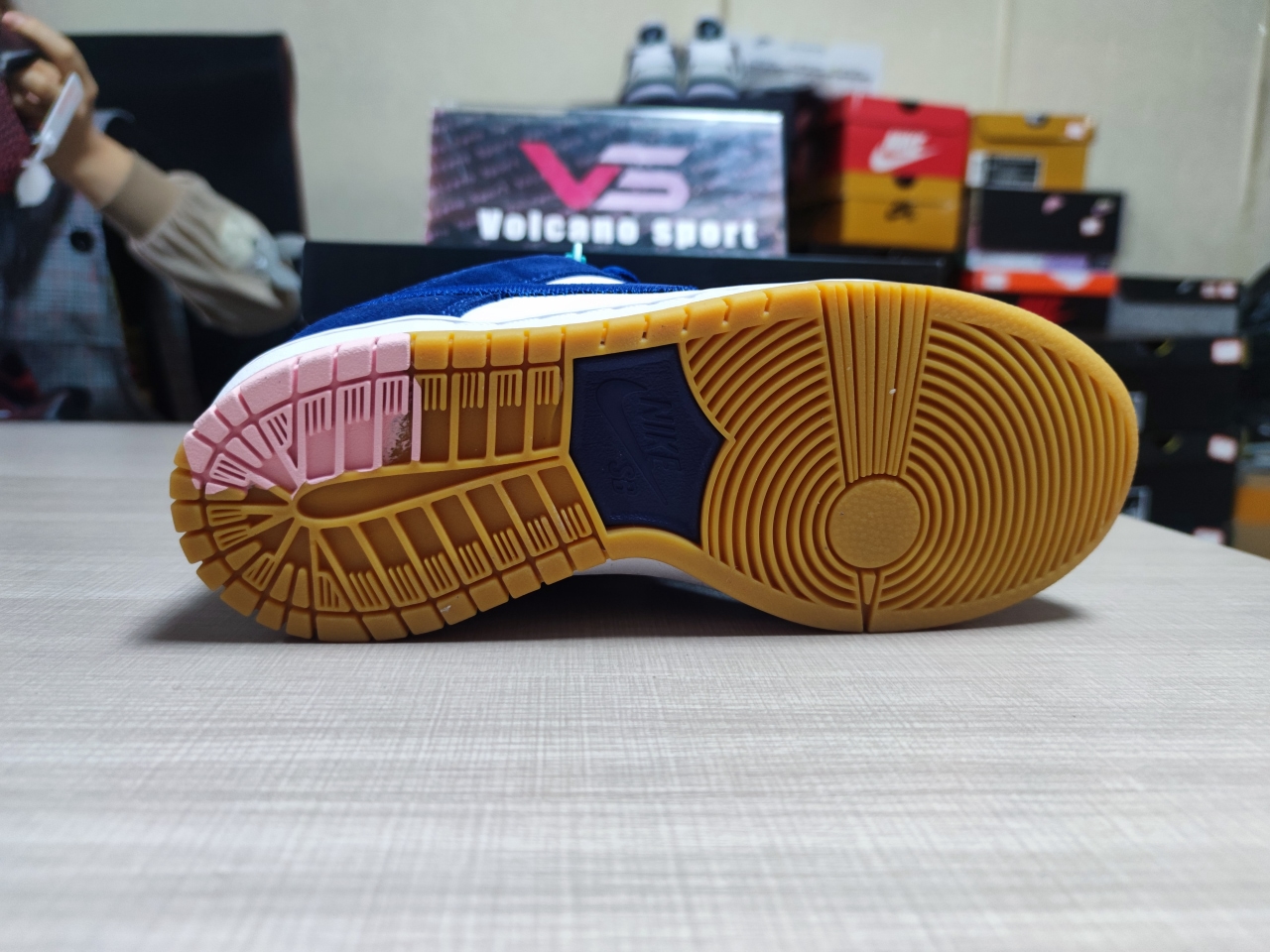 SB Dunk Low Los Angeles Dodgers DO9395-400