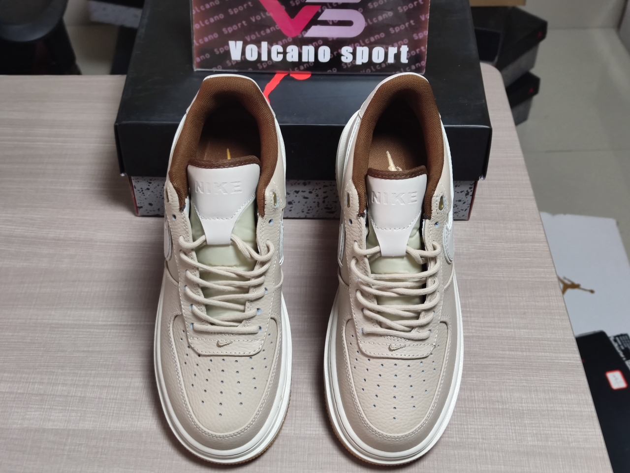Air Force 1 '07 white/golden DD1525 100