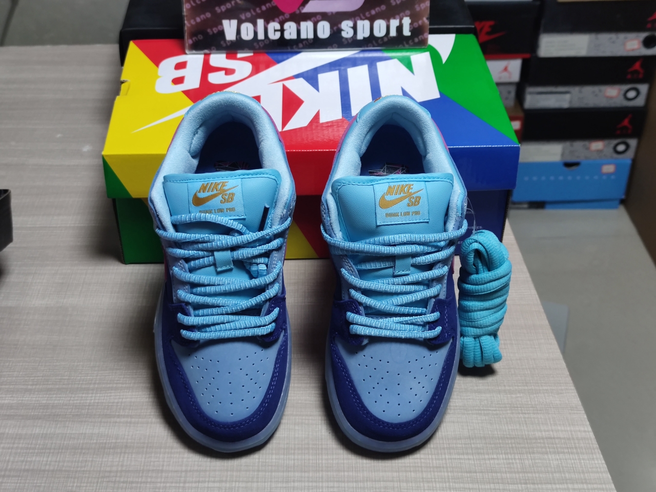 SB Dunk Low Run The Jewels DO9404-400