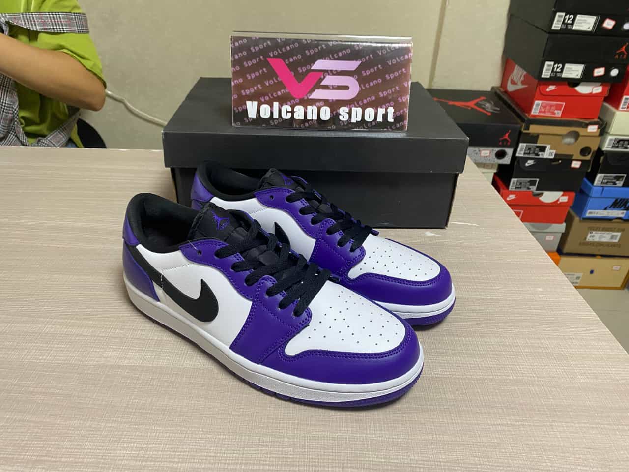 Jordan 1 Retro Low Golf Court Purple DD9315-105