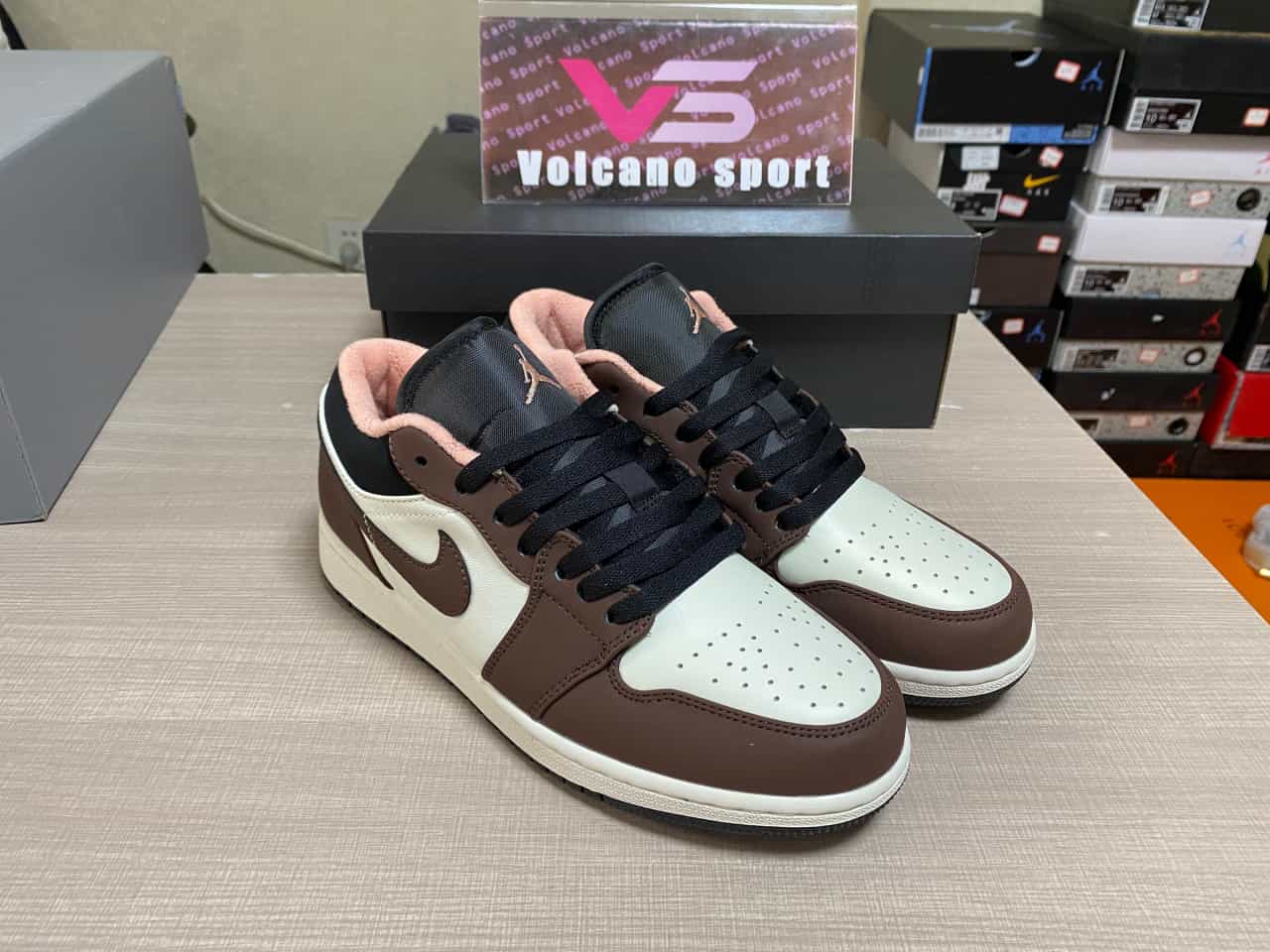 Jordan 1 Low Mocha DM0589-200