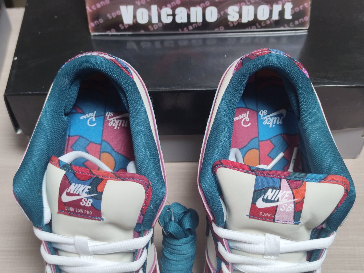 SB Dunk Low Pro Parra Abstract Art DH7695-600
