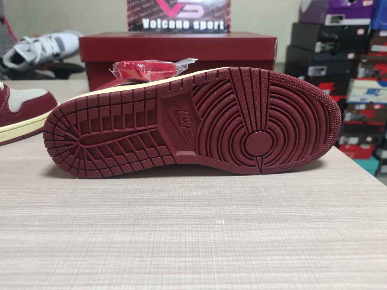 Jordan 1 Mid SE Tiki Leaf Team Red DZ2820-601