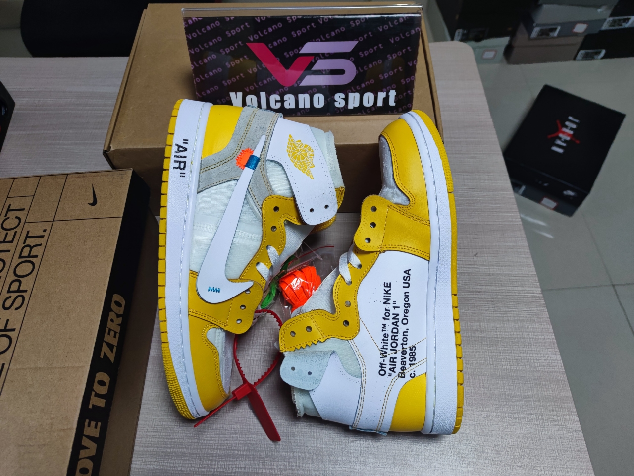 Off-White x Jordan 1 Retro High OG