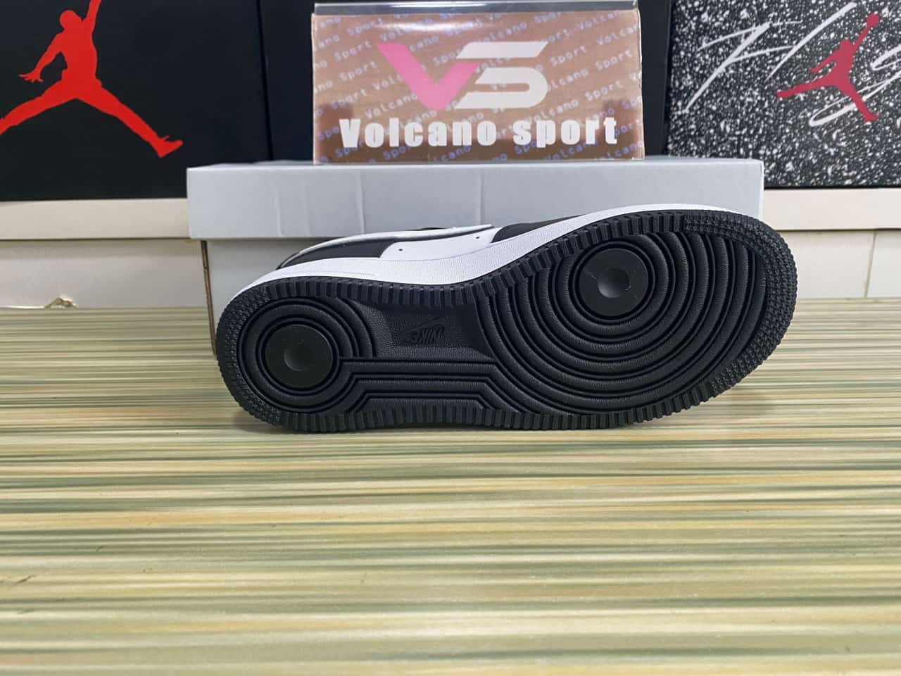 Air Force 1 Low '07 White Swoosh Panda DV0788-001