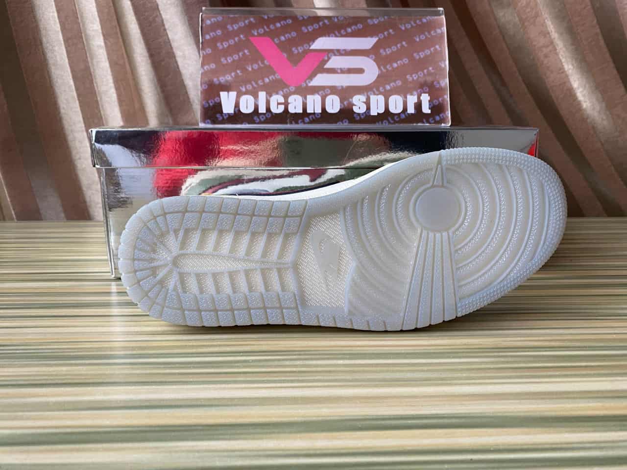 Jordan 1 Retro Low OG Year of the Dragon FN3727-100