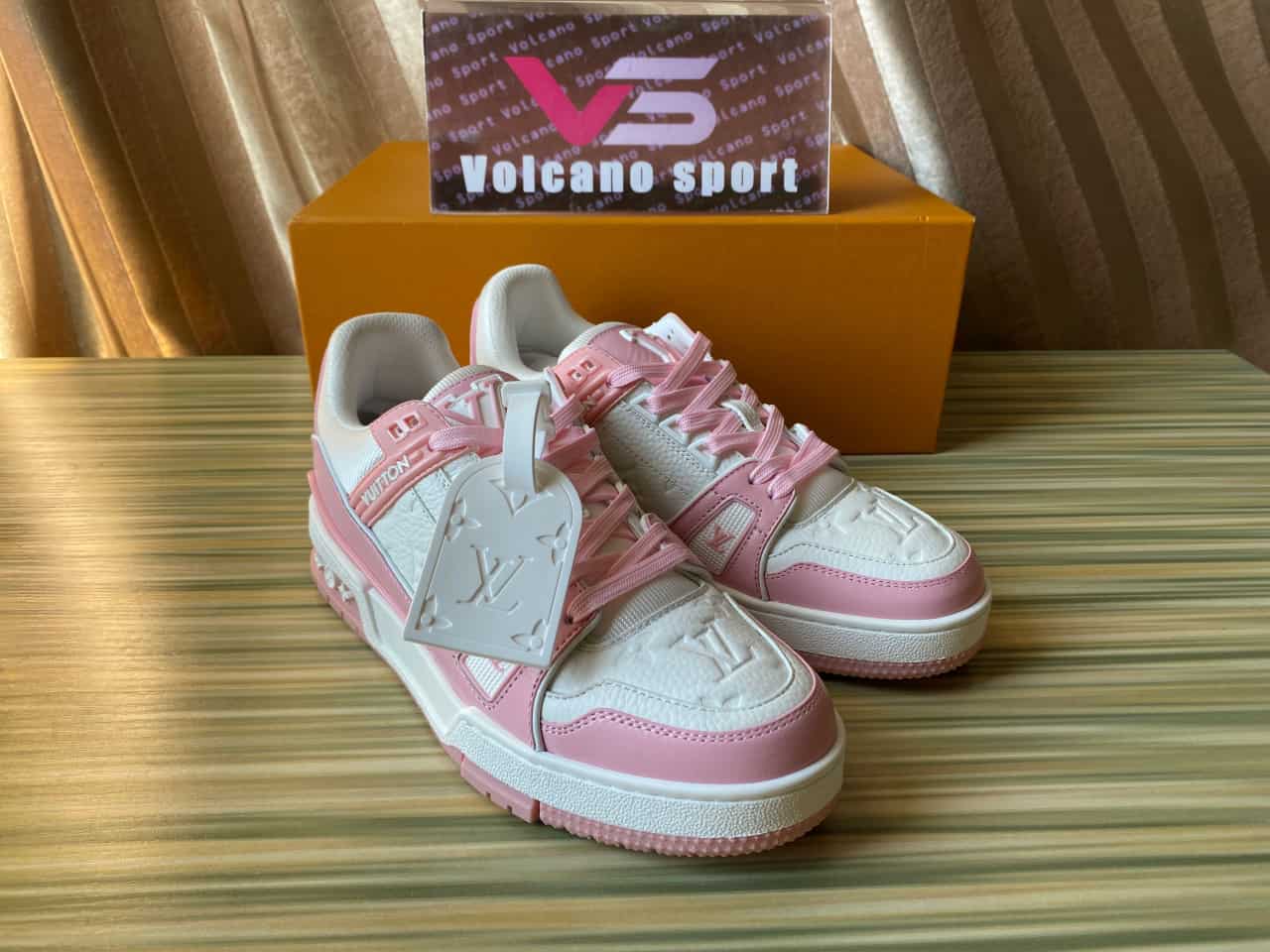 LV Trainer Pink Rose