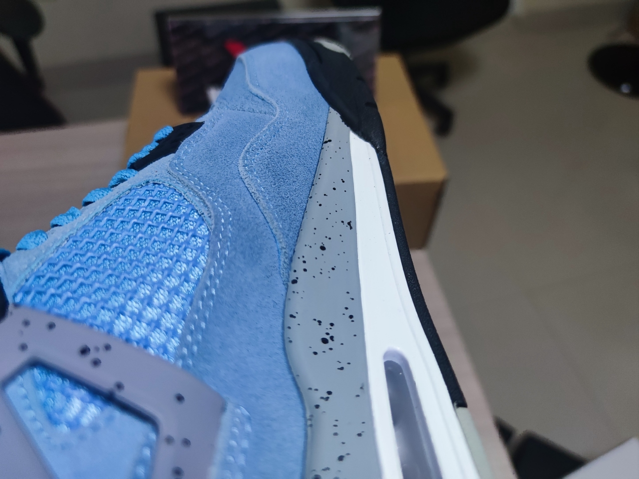 Jordan 4 “University Blue”CT8527-400