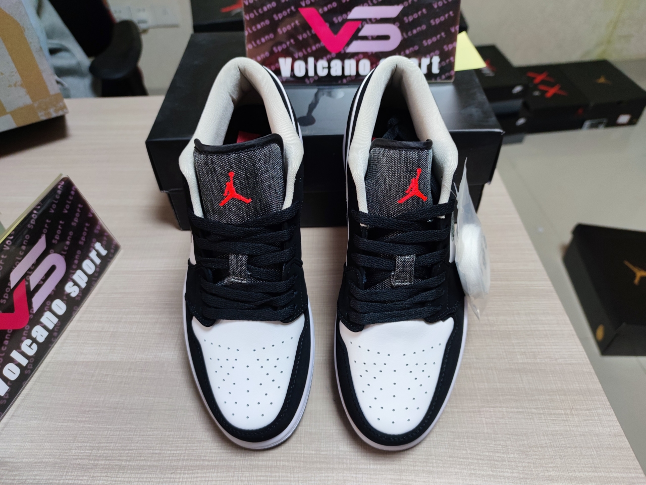 Jordan 1 Low Black White Wolf Grey Infrared 23