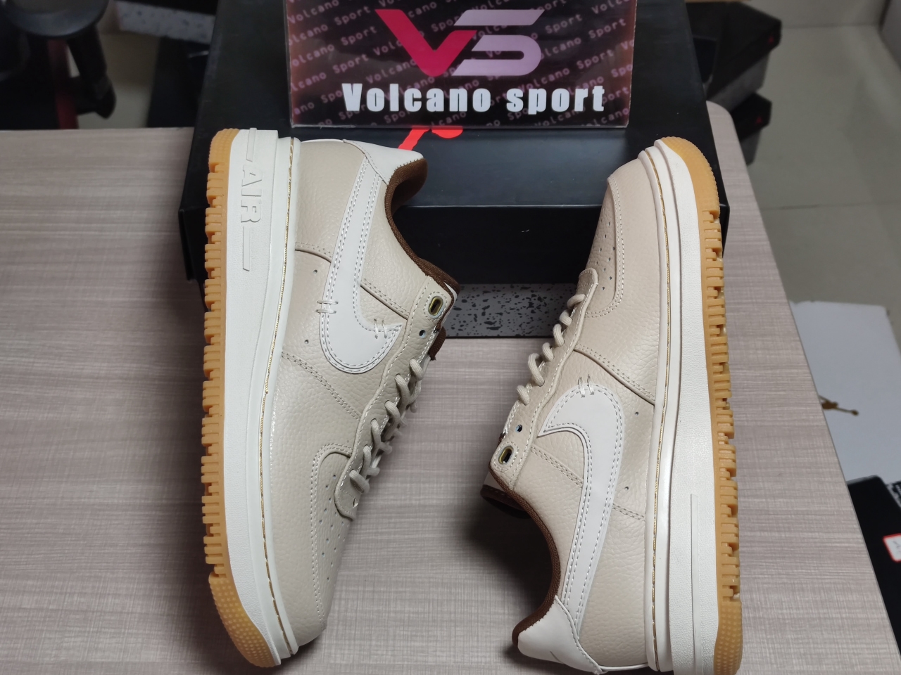 Air Force 1 '07 white/golden DD1525 100