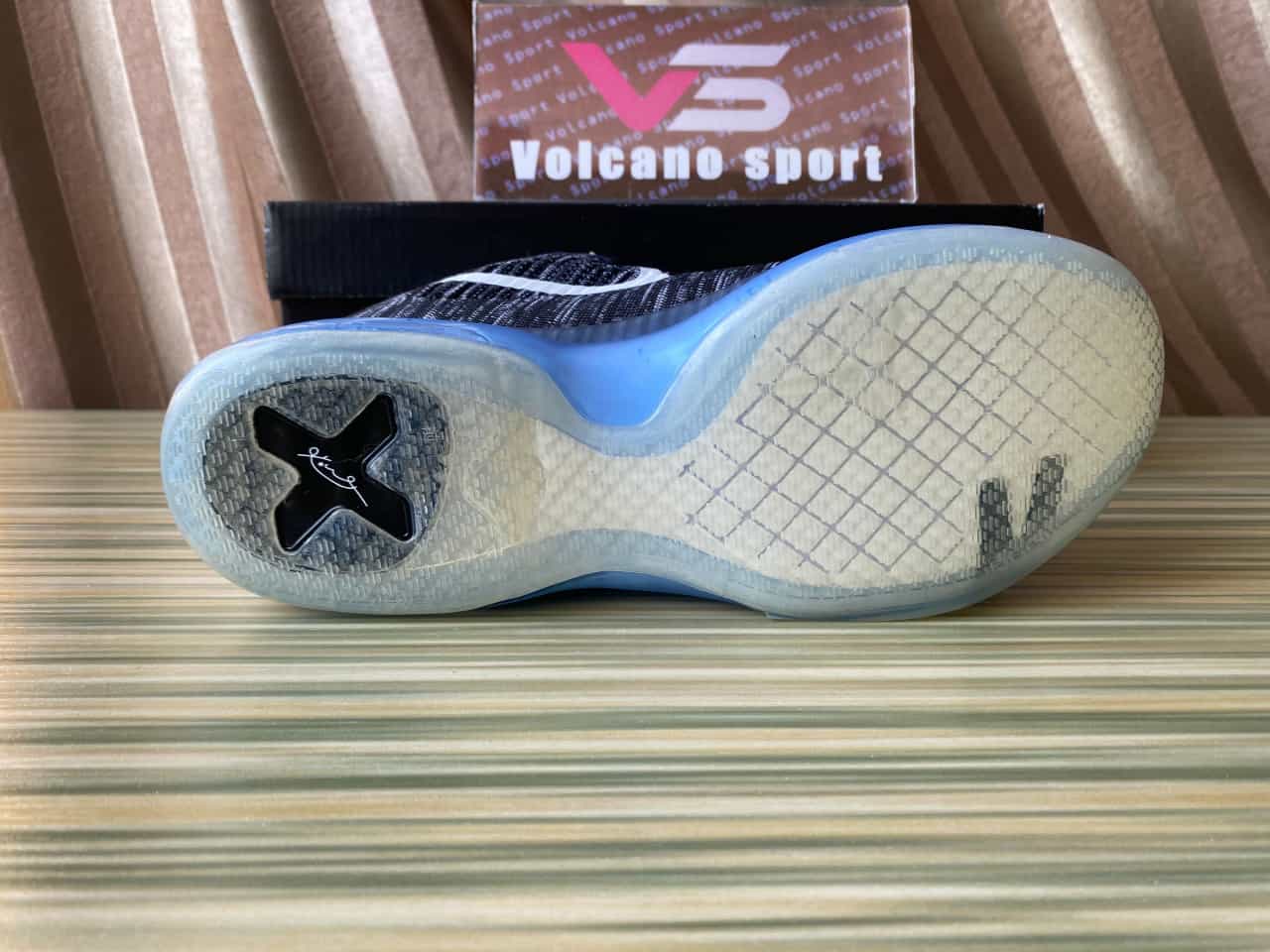 Kobe 10 Elite HTM Shark Jaw 805937-101