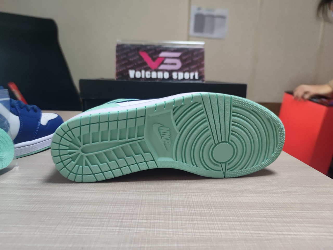 Jordan 1 Mid Mystic Navy Mint Foam 554724 413