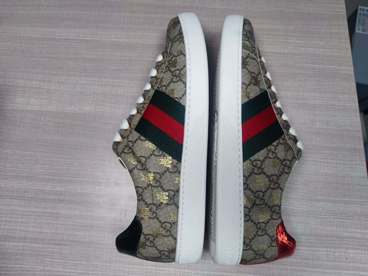 GUCCI Ace GG Supreme Bees 429446