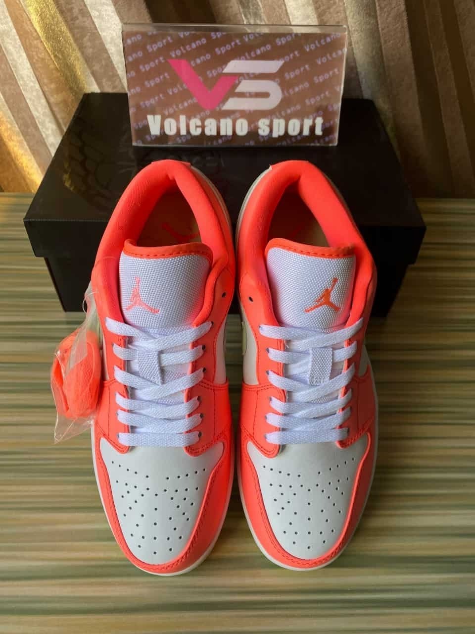 Jordan 1 Low SE Lava Glow FN6772-671