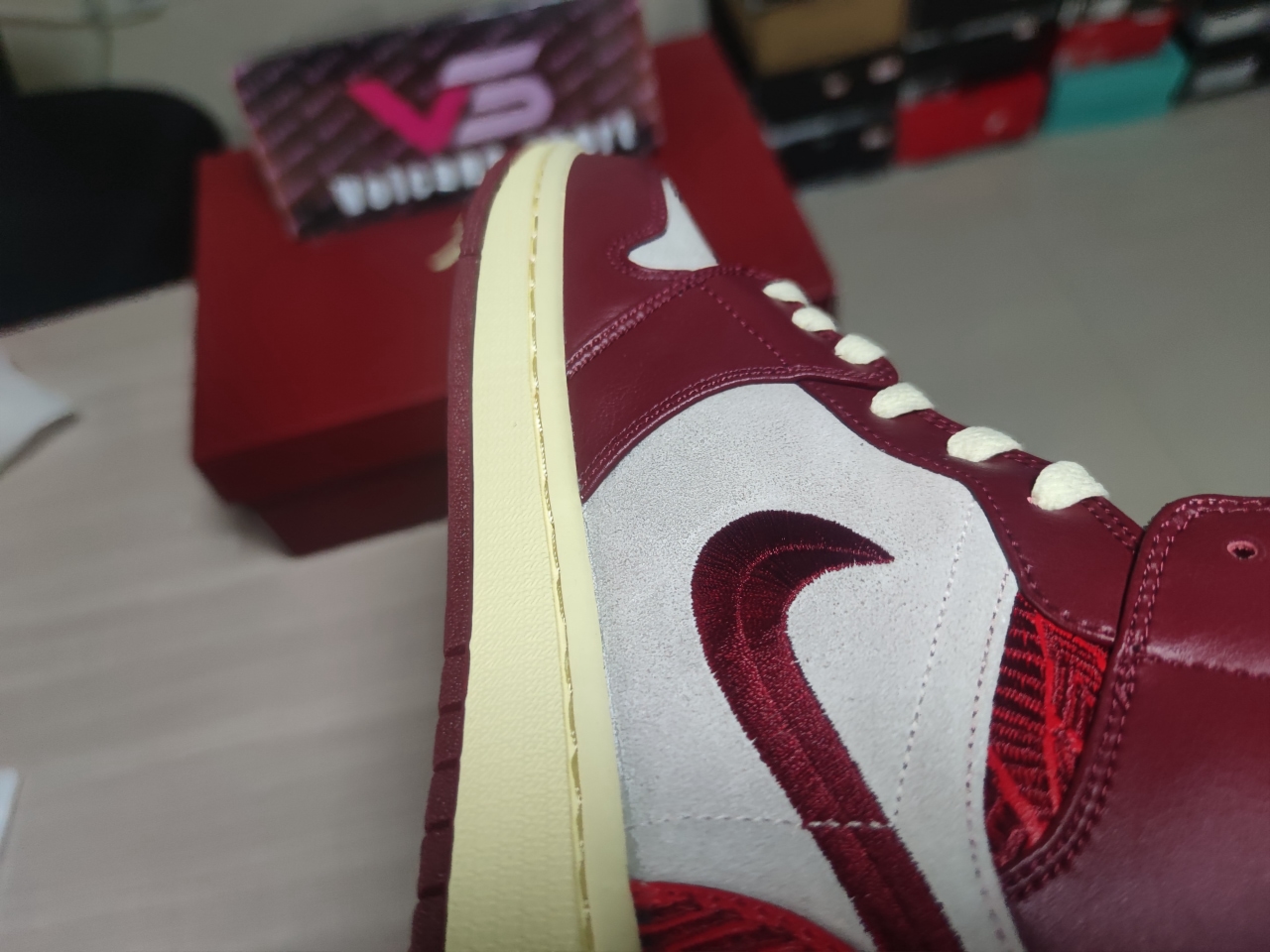 Jordan 1 Mid SE Tiki Leaf Team Red DZ2820-601