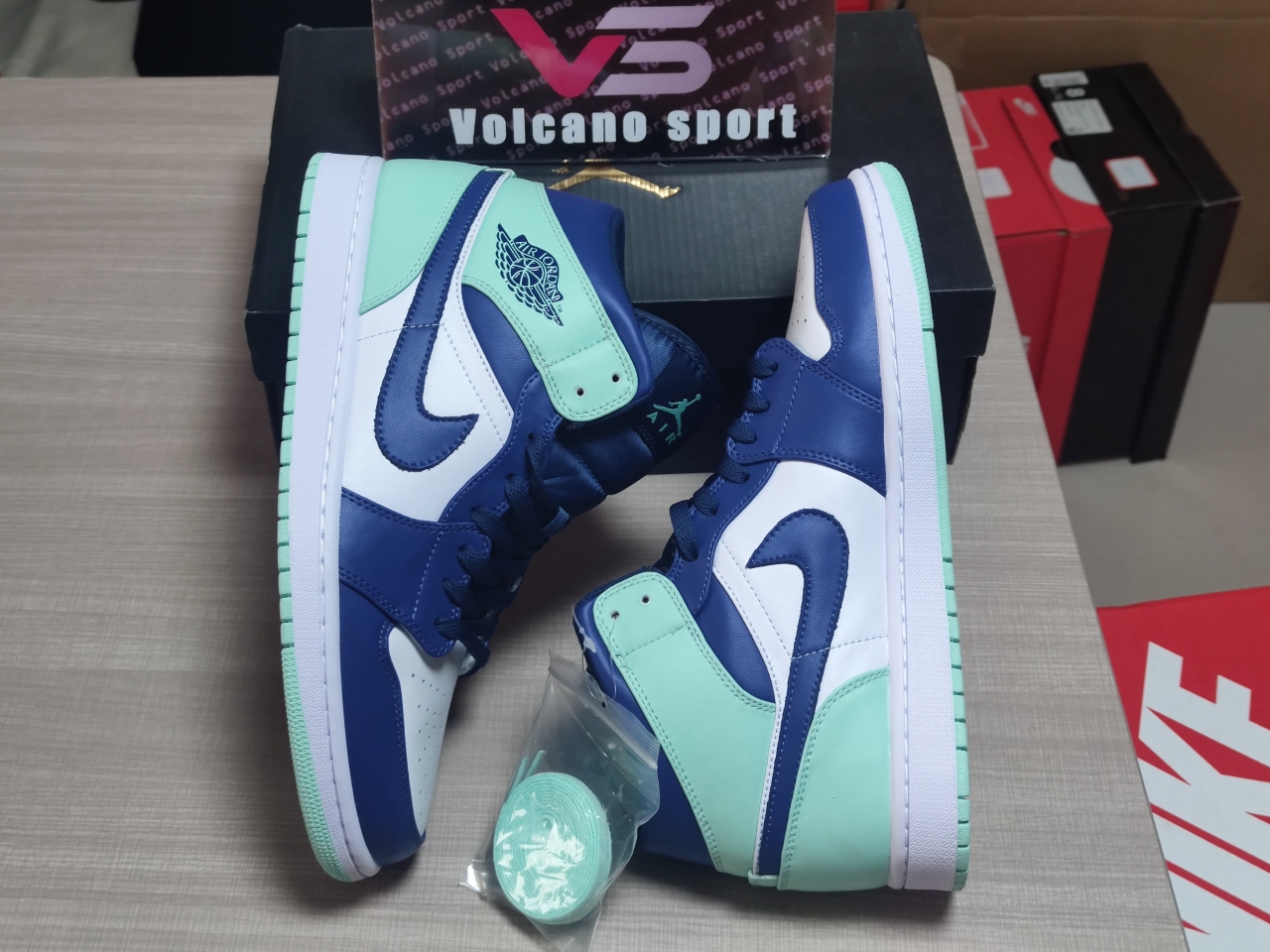 Jordan 1 Mid Mystic Navy Mint Foam 554724 413