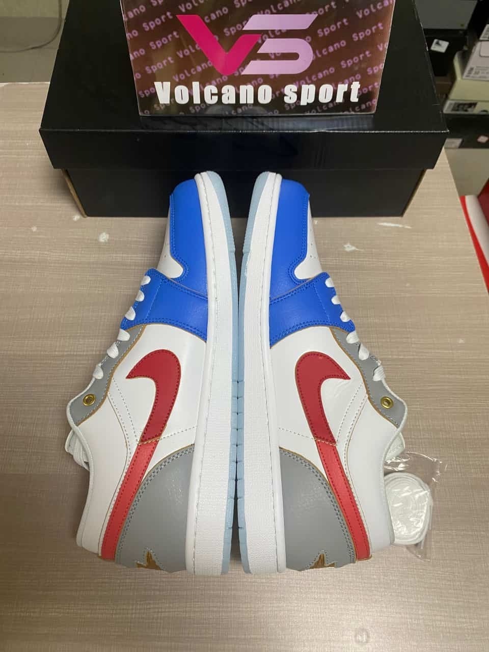 Jordan 1 Low SE Philippines FN8901-164
