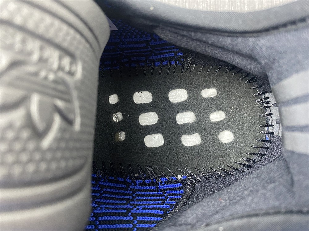 Yeezy Boost 350 V2 Dazzling Blue