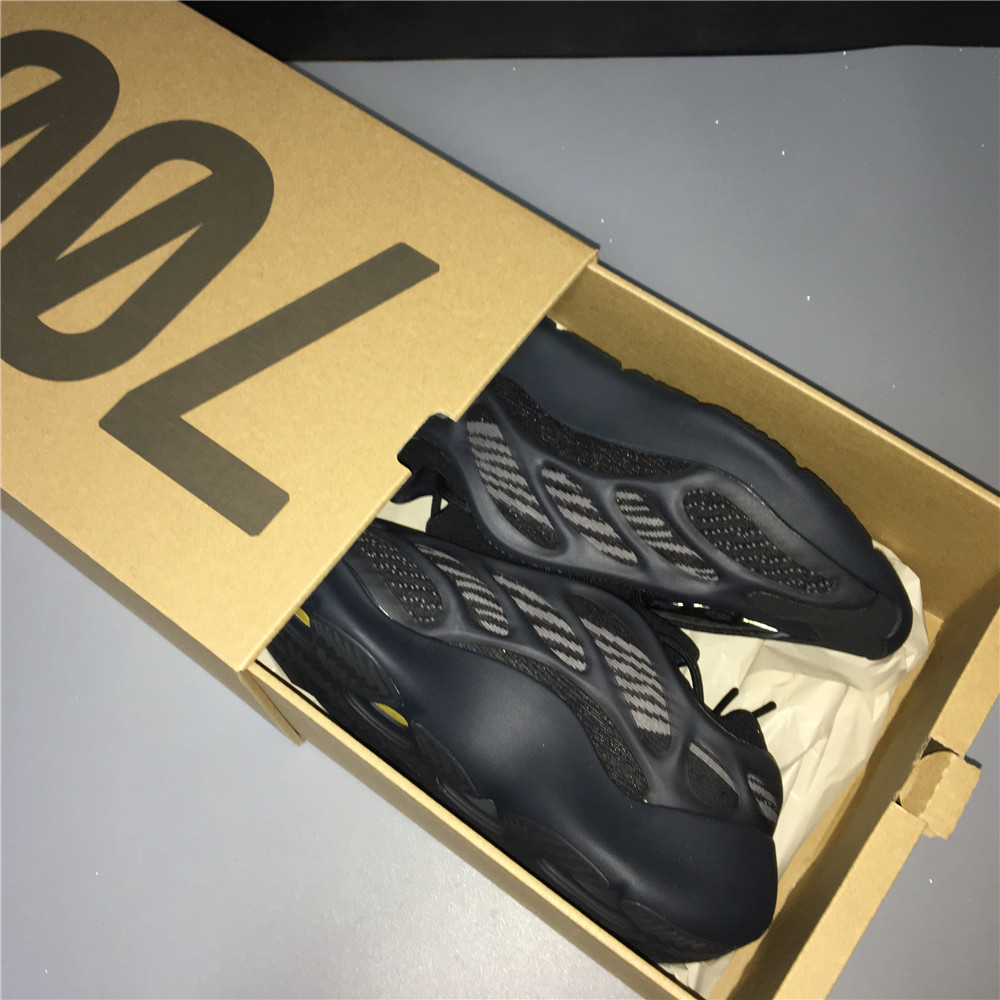 adidas Yeezy 700 V3Alvah