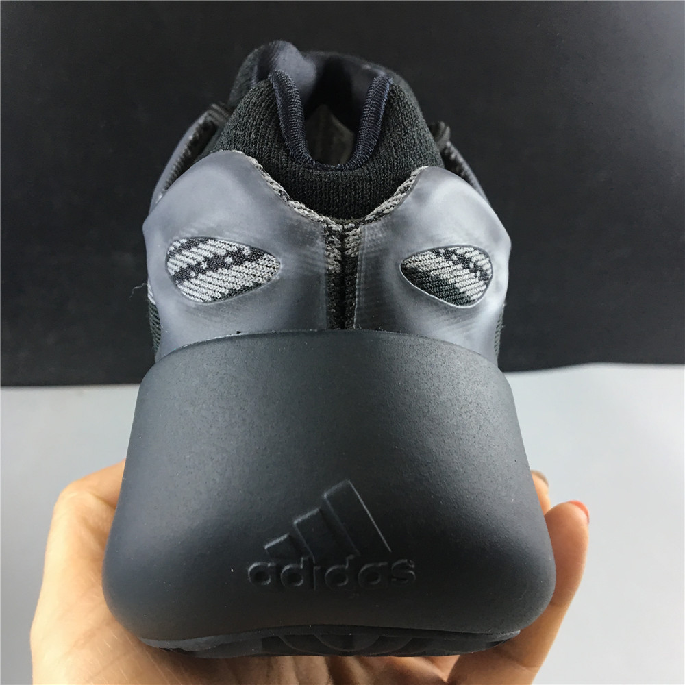 adidas Yeezy 700 V3Alvah