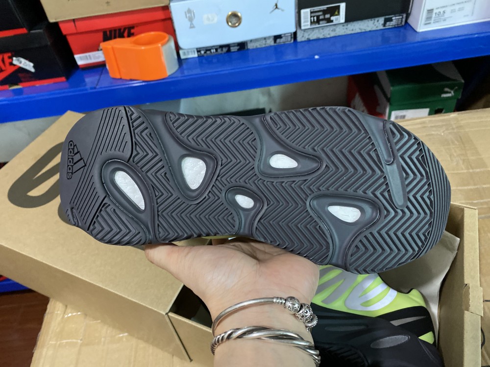 adidas Yeezy Boost 700 MNVNPhosphor