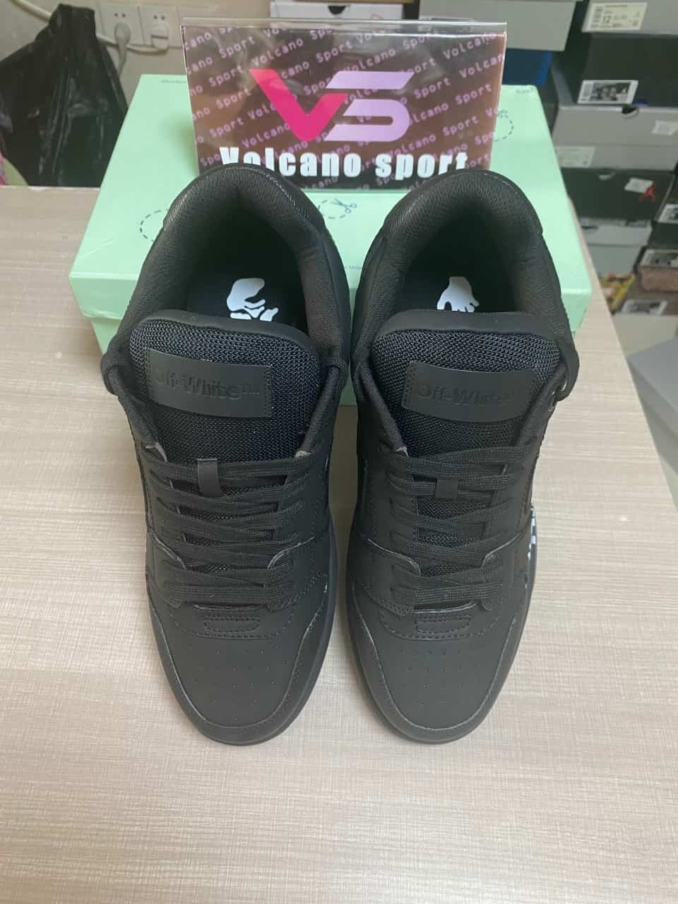 OFF-WHITE OOO Low Tops 