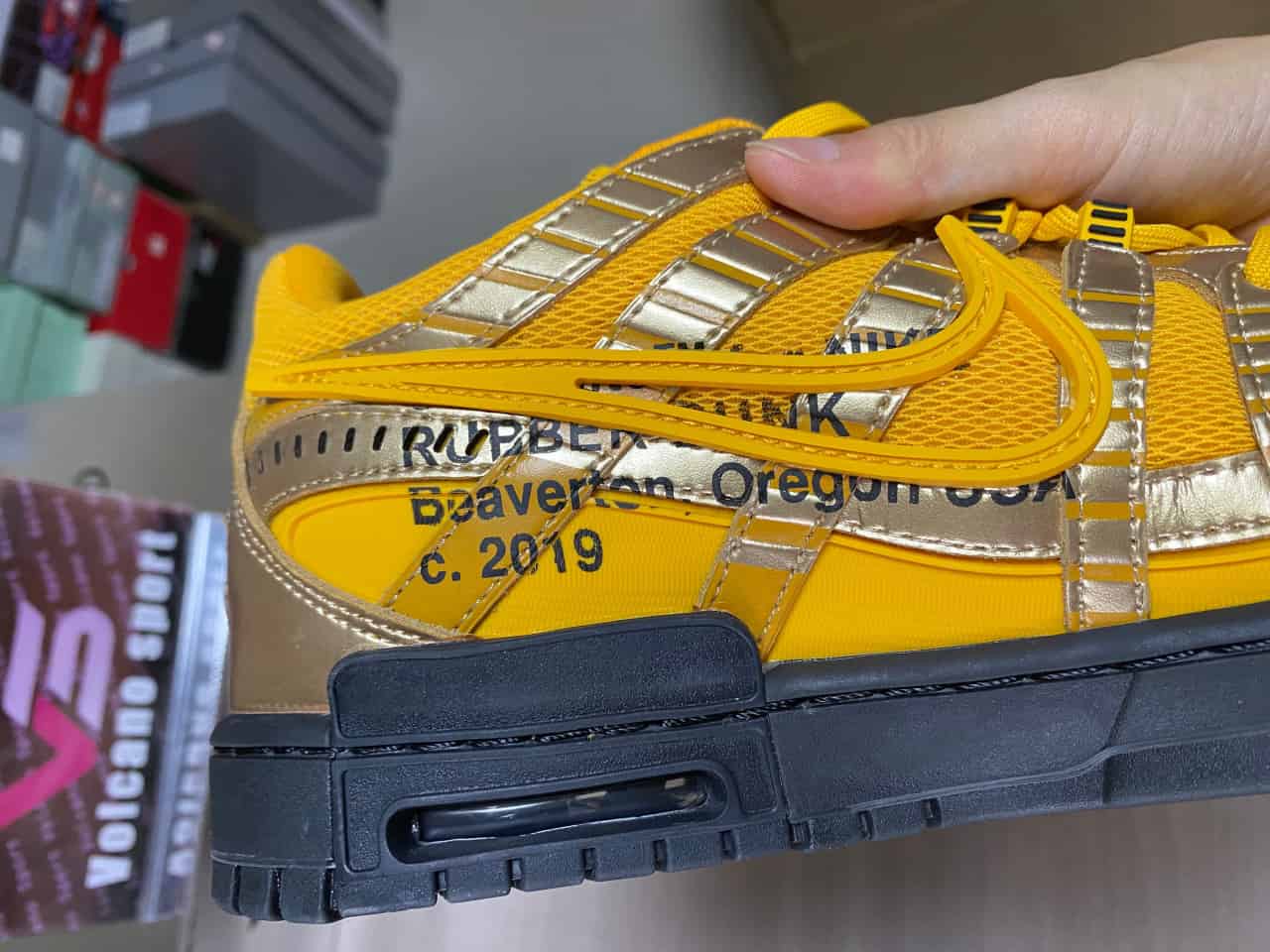 Air Rubber Dunk Off-White University Gold CU6015-700