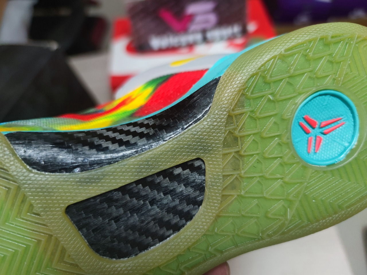 KOBE VIII Orange red 555286 002