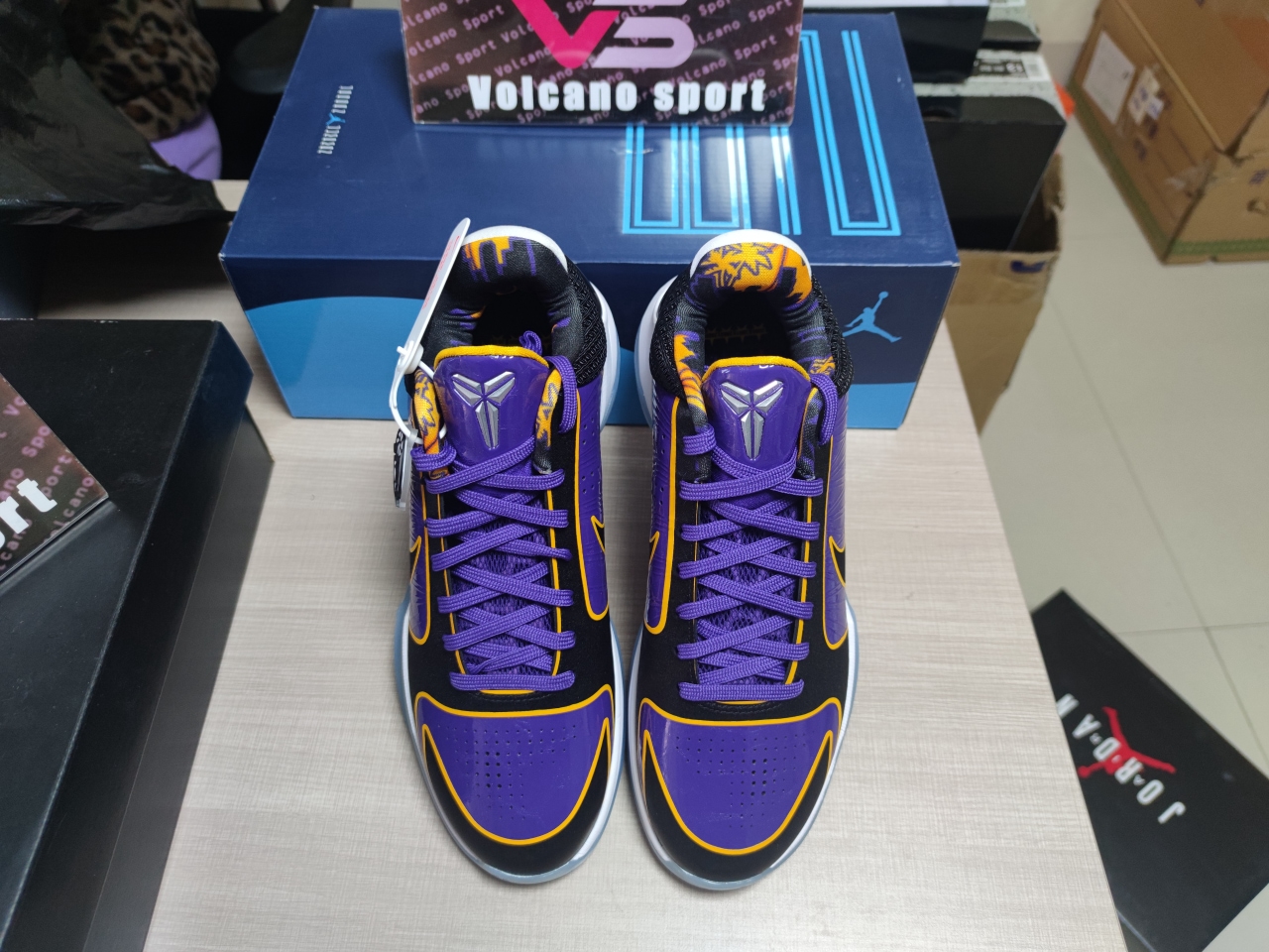 Kobe 5 Protro Lakers CD4991 500