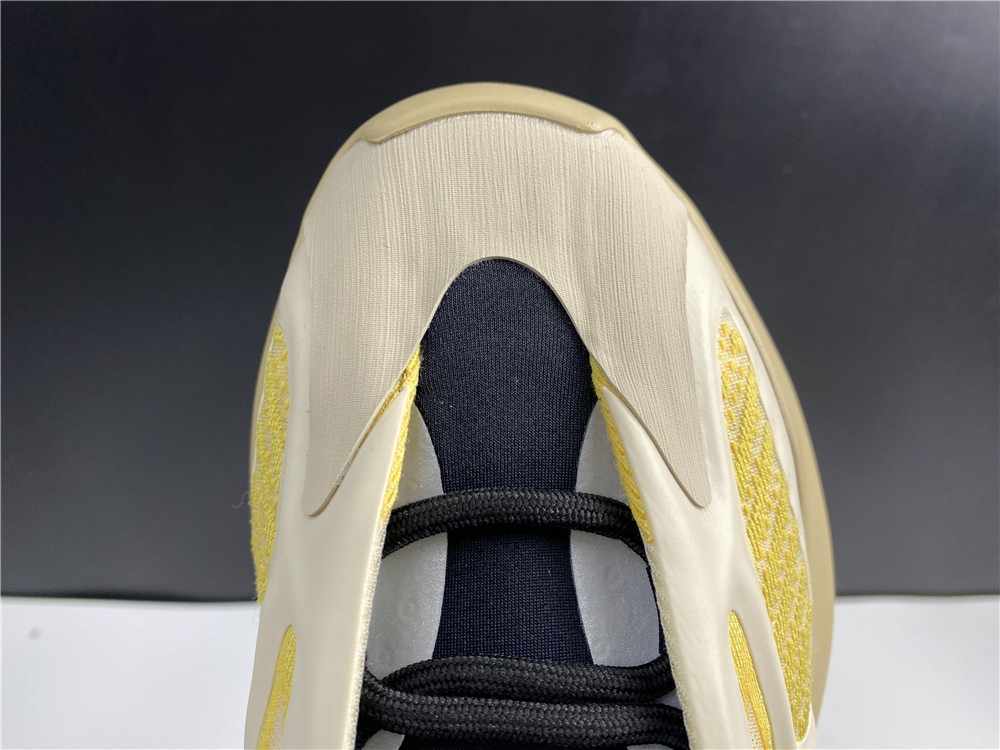 adidas Yeezy 700 V3Safflower