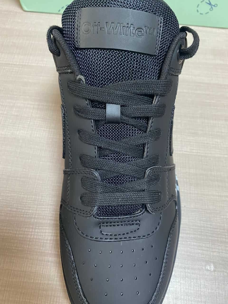 OFF-WHITE OOO Low Tops 