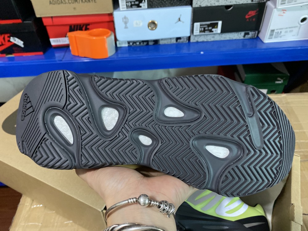 adidas Yeezy Boost 700 MNVNPhosphor