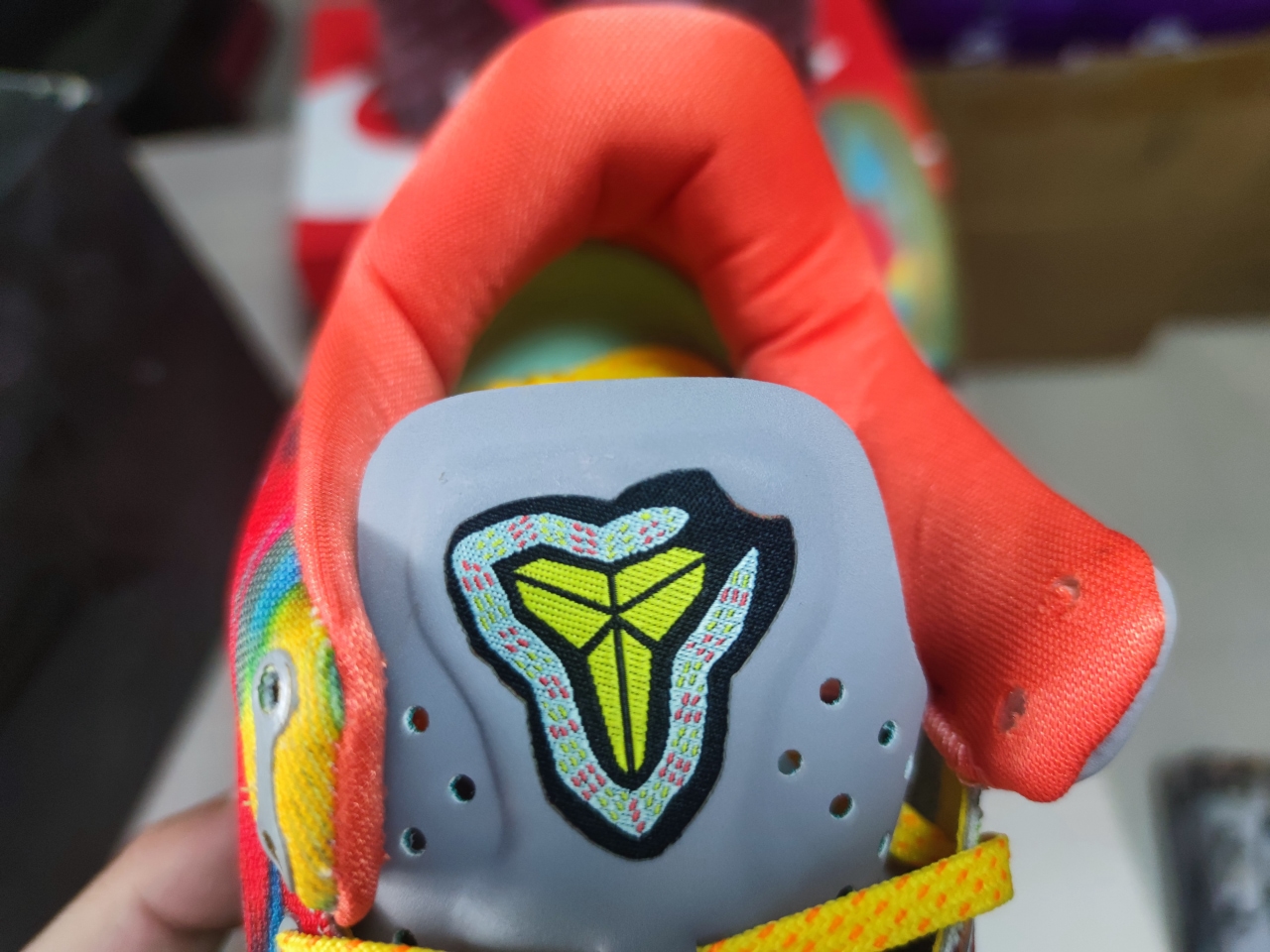 KOBE VIII Orange red 555286 002