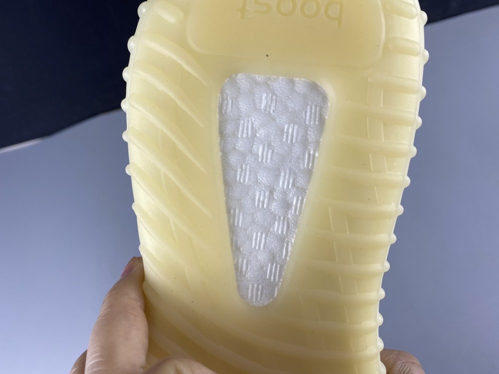 Yeezy Boost 350 V2 Carbon