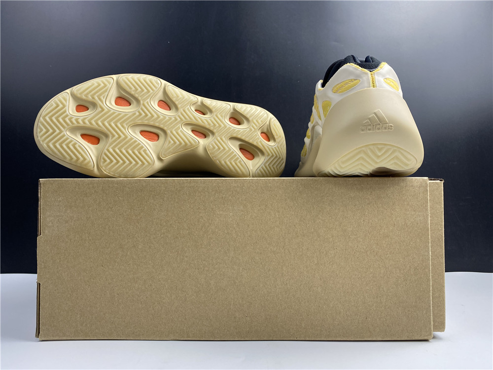 adidas Yeezy 700 V3Safflower