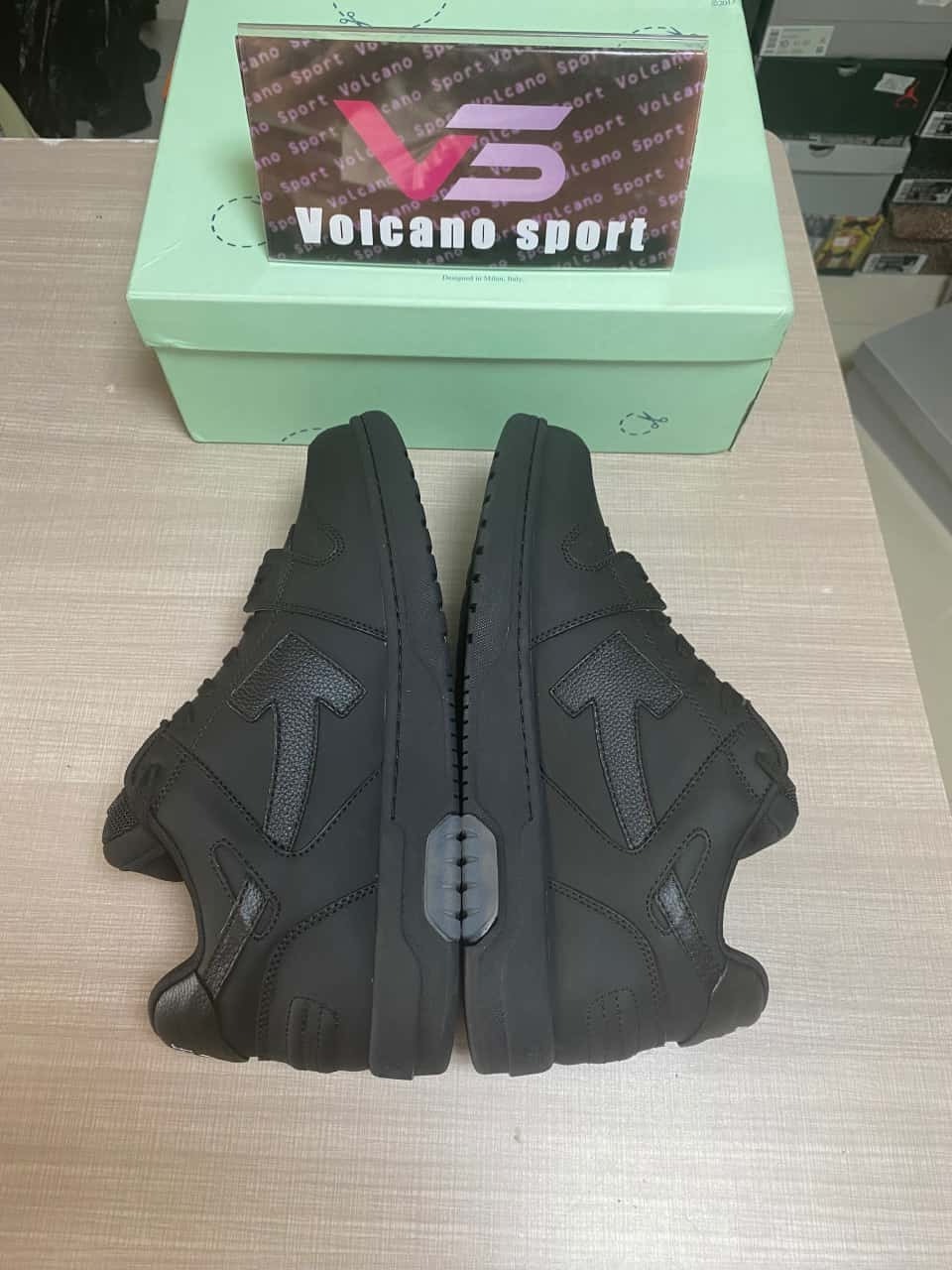 OFF-WHITE OOO Low Tops 