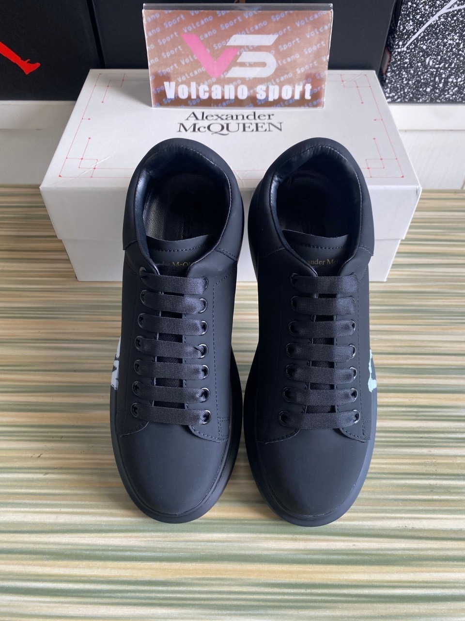 Alexander McQueen Trainers Black