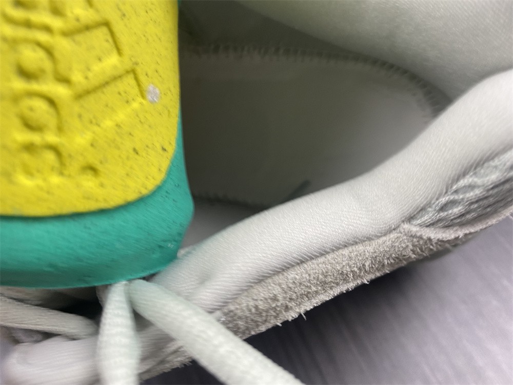 adidas Yeezy 500Salt