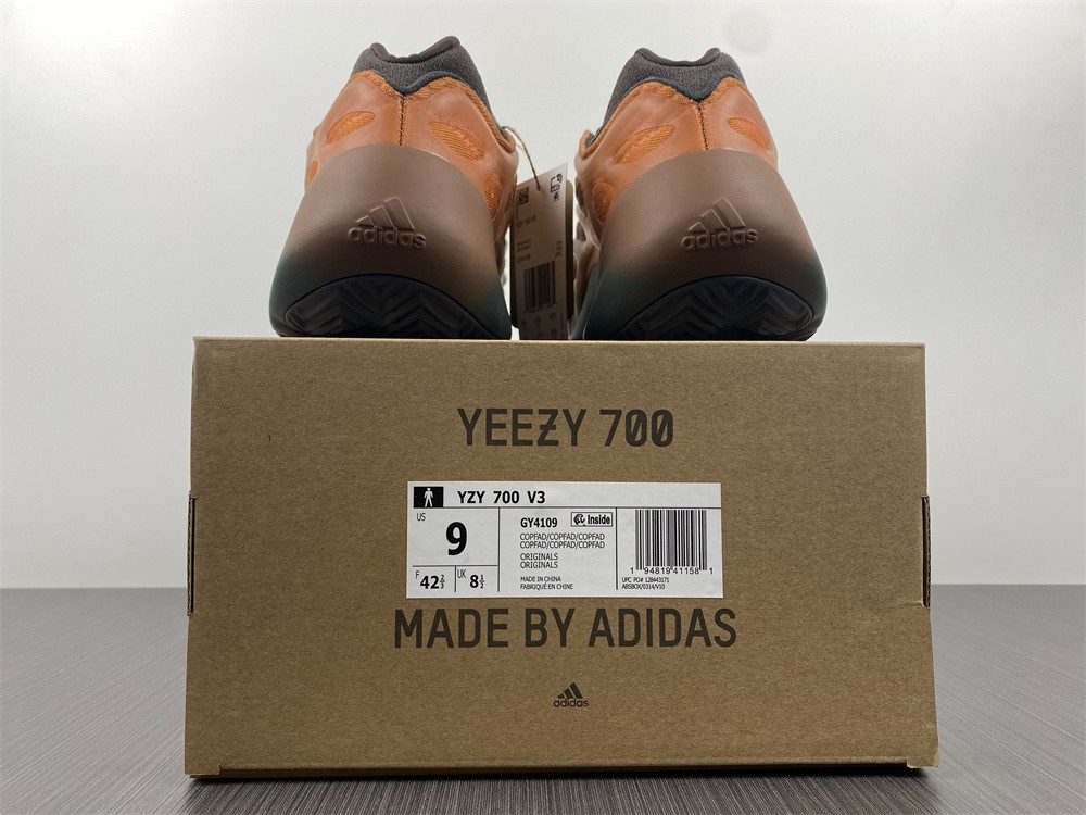adidas Yeezy 700 V3Copper Fade