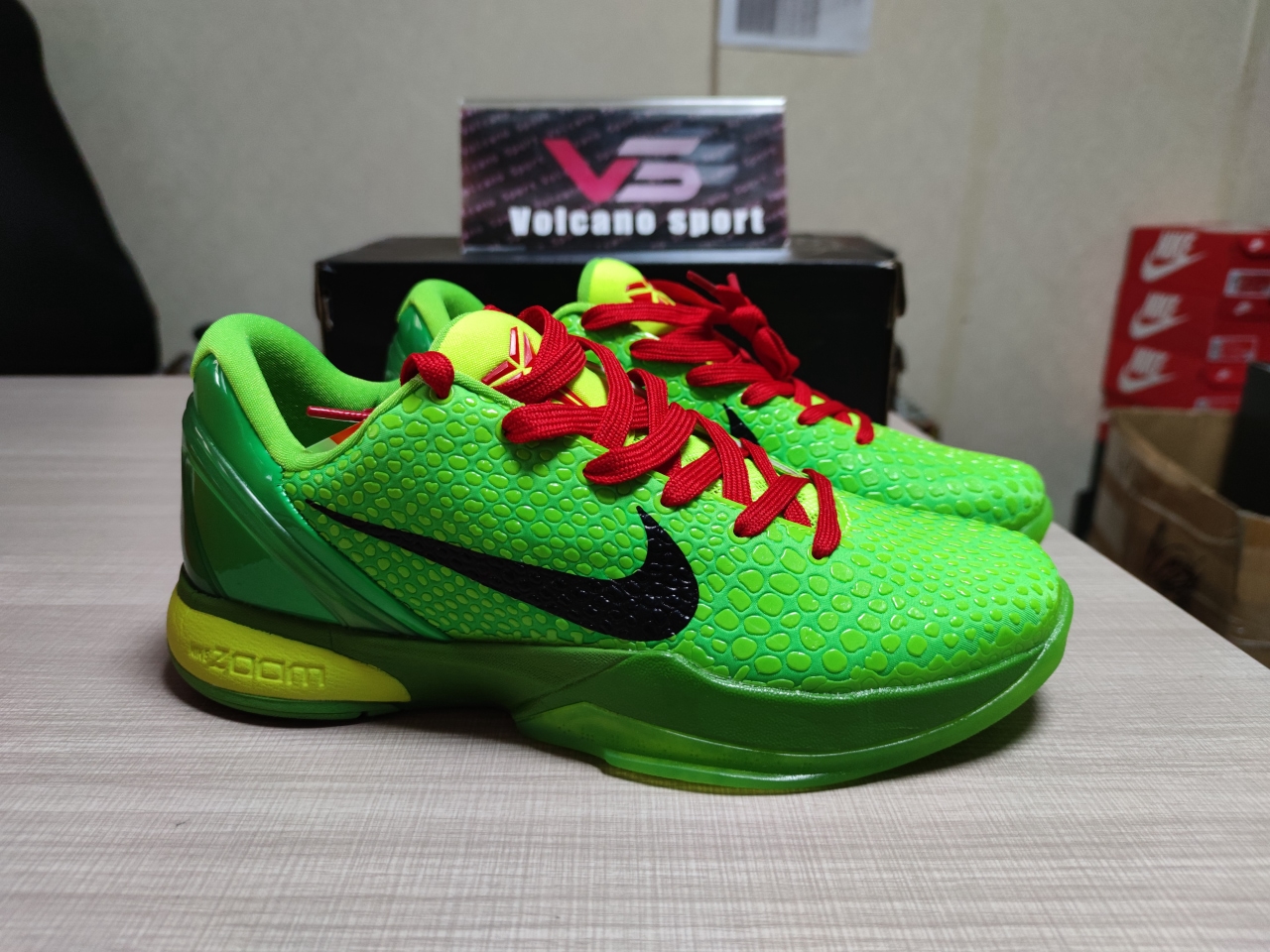 Kobe 6 Protro Grinch CW2190 300