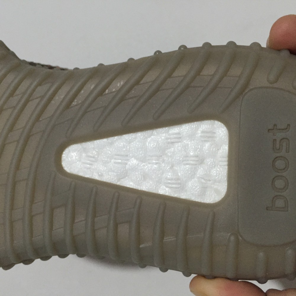 Yeezy Boost 350 V2 Beluga