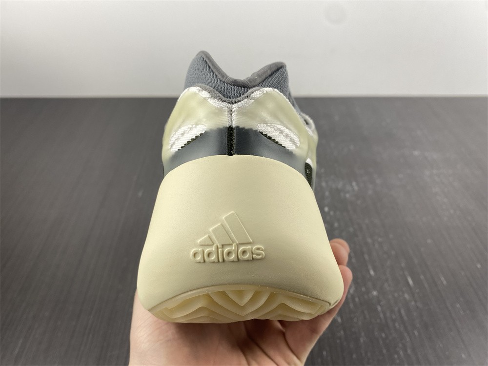 adidas Yeezy 700 V3Fade Salt