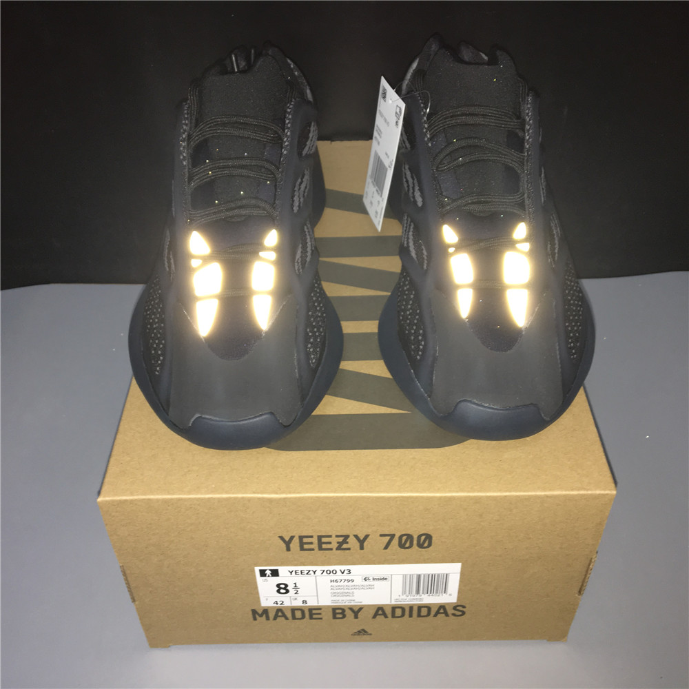 adidas Yeezy 700 V3Alvah