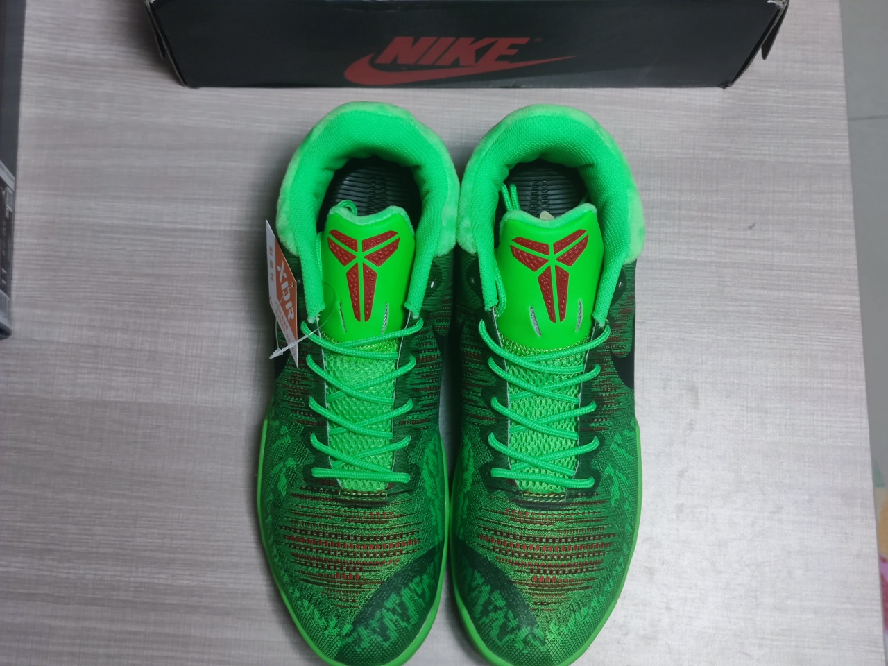 KOBE Mamba Rage Low PE 908974 300