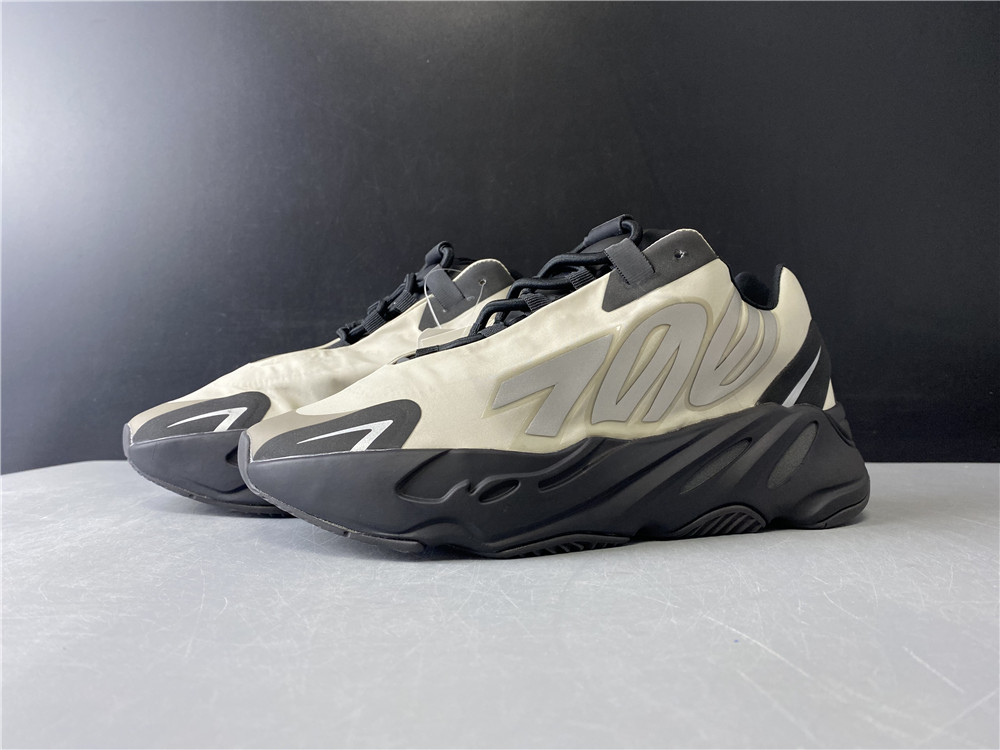 adidas Yeezy Boost 700 MNVNPhosphor