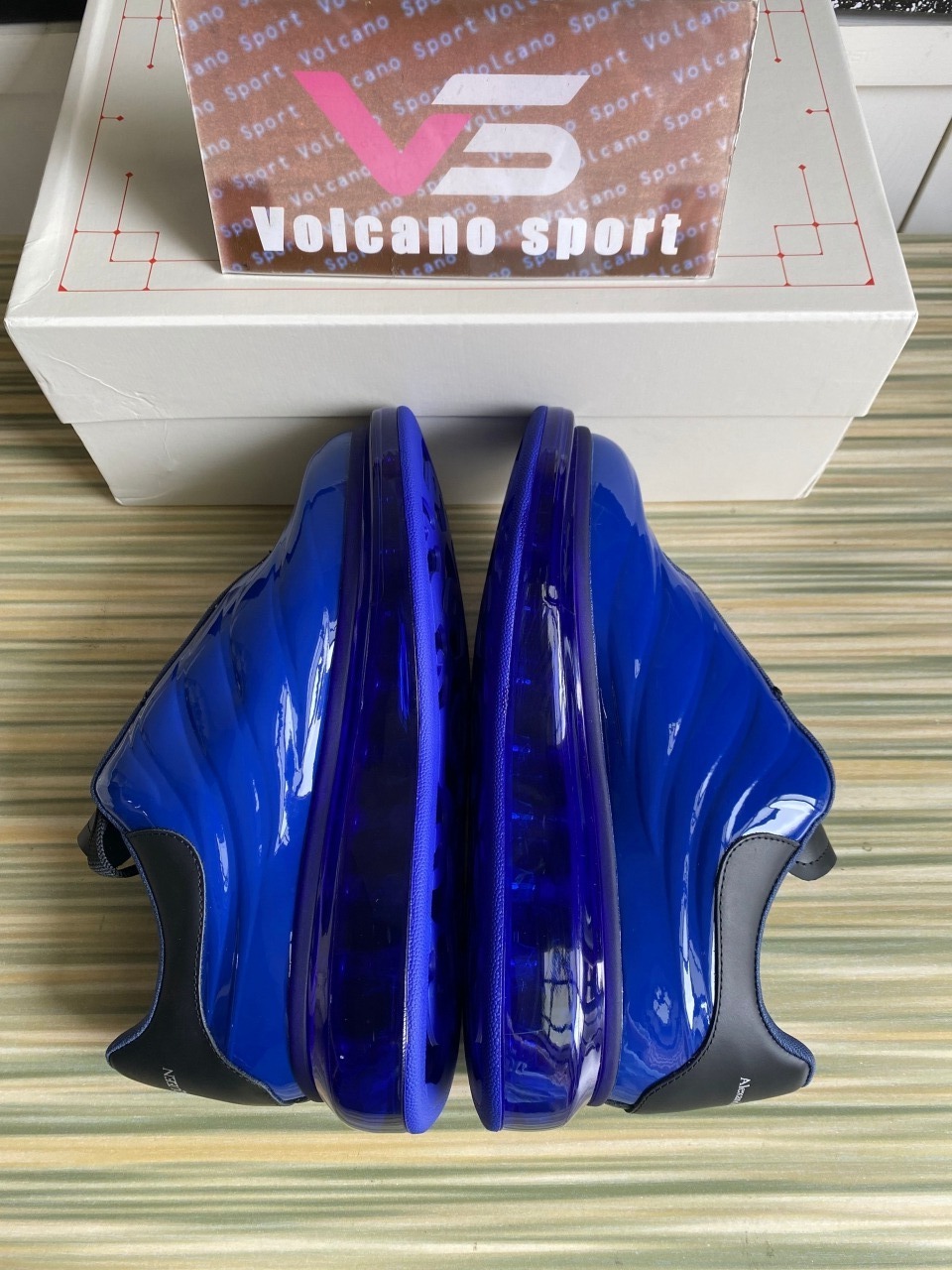 Alexander McQueen Oversized Gloss Navy